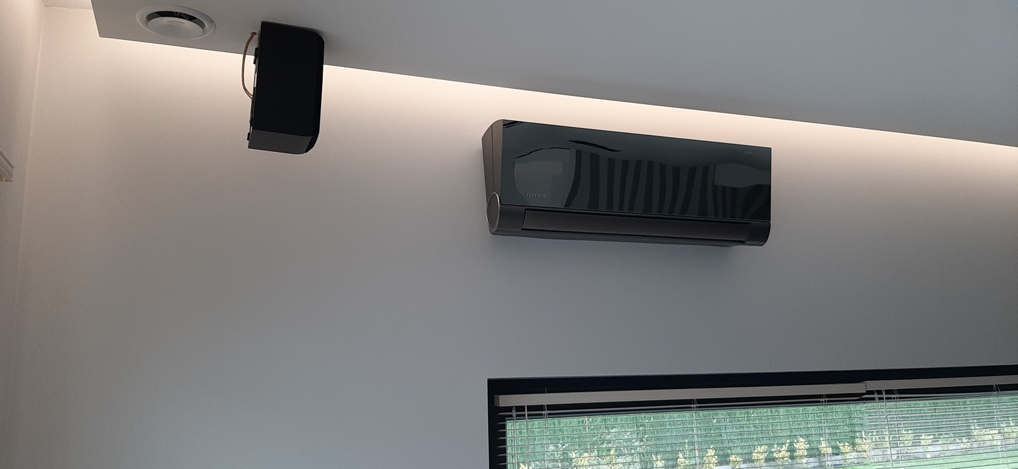 Klimatyzator Rotenso Versu Mirror