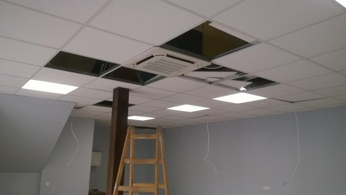 montaż klimatyzacji w suficie model Sufitowy Mide