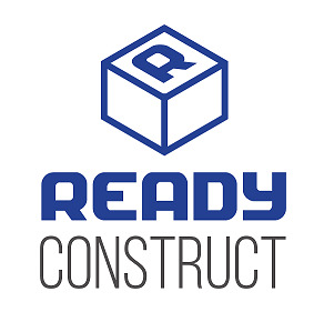 Logo firmy budowlanej Ready Construct z niebieskim sześcianem z literą R nad napisem w dwóch wierszach, niebieskim Ready i szarym Construct.