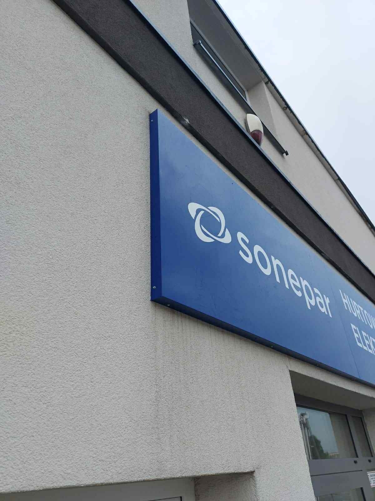 kaseton podświetlany dla sieci hurtowni