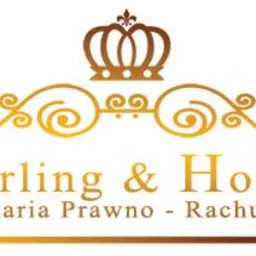 Złote logo 'Sterling & Honest', kancelaria prawno-rachunkowa z koroną i ozdobnymi zawijasami na białym tle.