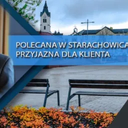 Portret uśmiechniętego prawnika w garniturze, siedzącego przy biurku z laptopem i książkami w tle regał z książkami, na grafice informacja o polecanej kancelarii w Starachowicach, przyjaznej...