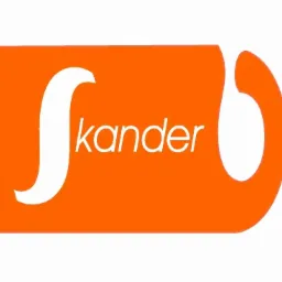 Pomarańczowe logo firmy Kander z białą literą S stylizowaną na początek nazwy, na białym tle.