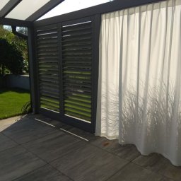 zasłony na taras gwarantują intymność i ochronę przed słońcem