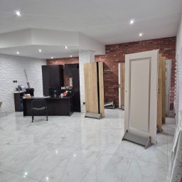 P.P.H.U Lukas Okna - Składy i hurtownie budowlane Pińczów