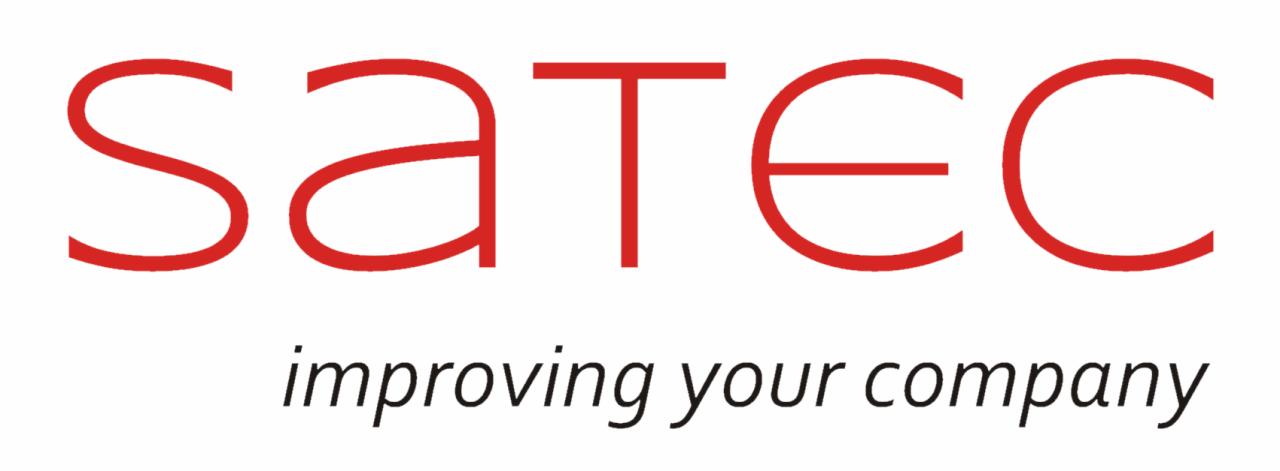 Logo firmy SATEC z hasłem 'improving your company' na białym tle, czerwone kontury liter.