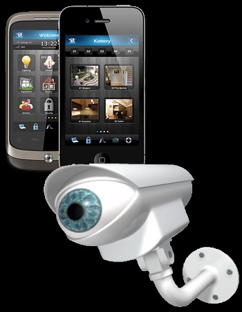 Kamera monitoringu z aplikacją mobilną na dwóch smartfonach, prezentującą podgląd z różnych pomieszczeń. Nowoczesny system zabezpieczeń w zasięgu ręki.