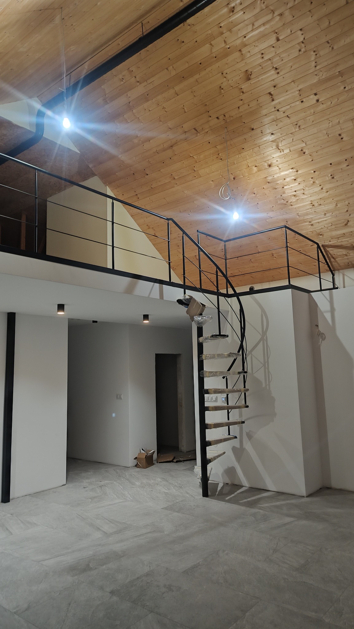 Antresola + schody kręcone