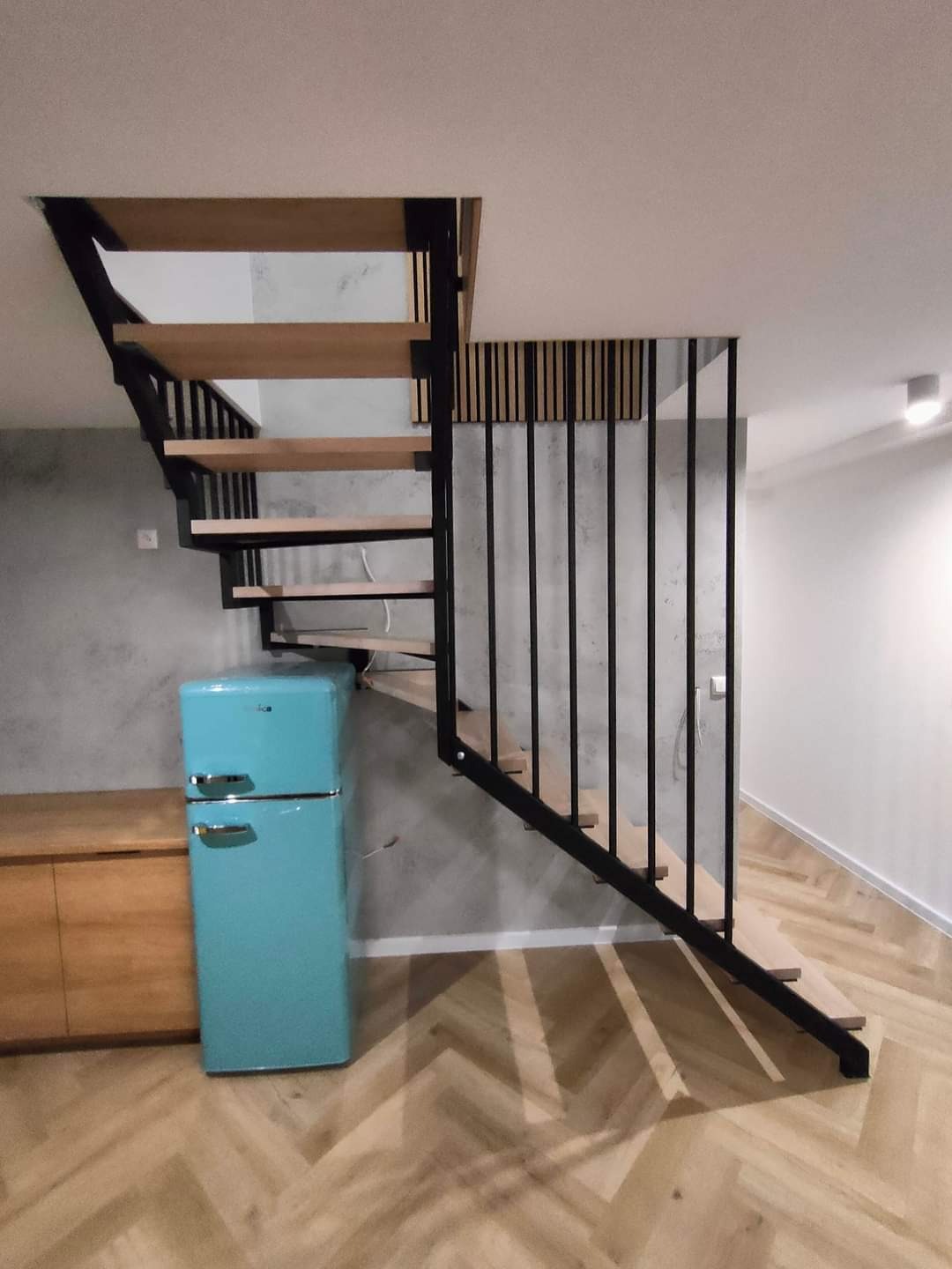 Schody na 2 belkach + charfa