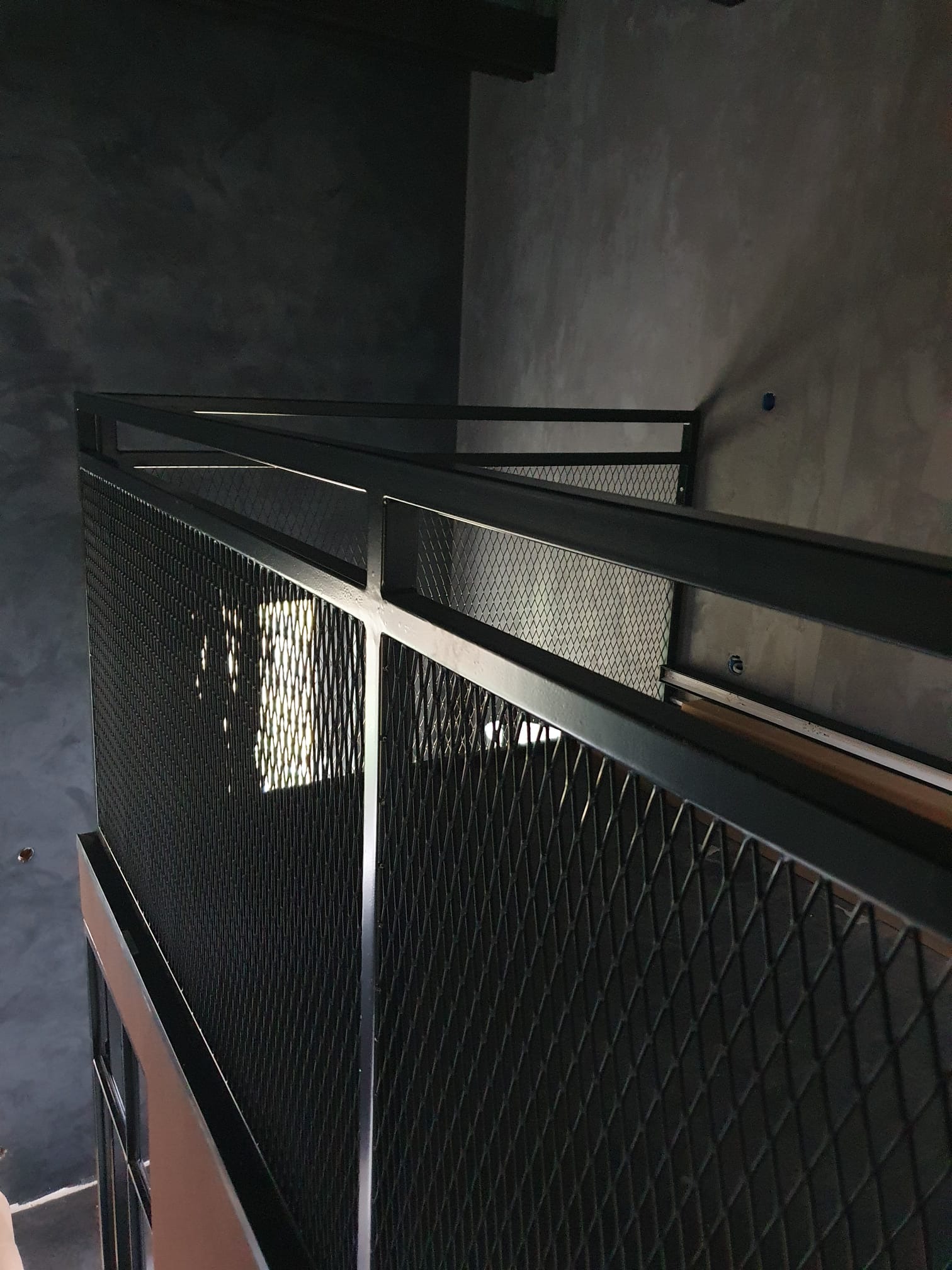 Barierki lift z siatką