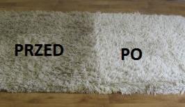 Dywan z długim włosiem podzielony na dwie części: wyraźnie brudna (szara) z napisem 'PRZED' oraz czysta (biała) z napisem 'PO', leżący na drewnianej podłodze.