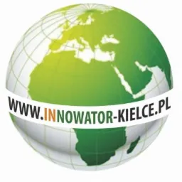 Grafika przedstawiająca globus w odcieniach zieleni z naniesioną stroną internetową www.innovator-kielce.pl na białym pasku.