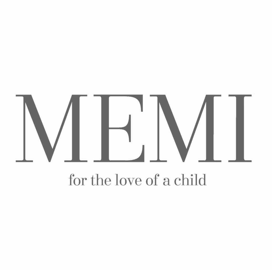Logo firmy odzieżowej MEMI z szarym napisem 'MEMI' i podtytułem 'for the love of a child' na białym tle.
