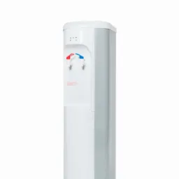 Wolnostojący dystrybutor wody z kranikami ciepłej i zimnej wody, model biurowy, sfotografowany na białym tle; dostawa wody w Katowicach.