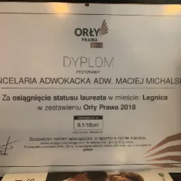 Dyplom 'Orły Prawa 2018' dla Kancelarii Adwokackiej Adw. Maciej Michalski za osiągnięcie statusu laureata w Legnicy, z oceną 8.1/10 pkt, bazujący na opiniach klientów.