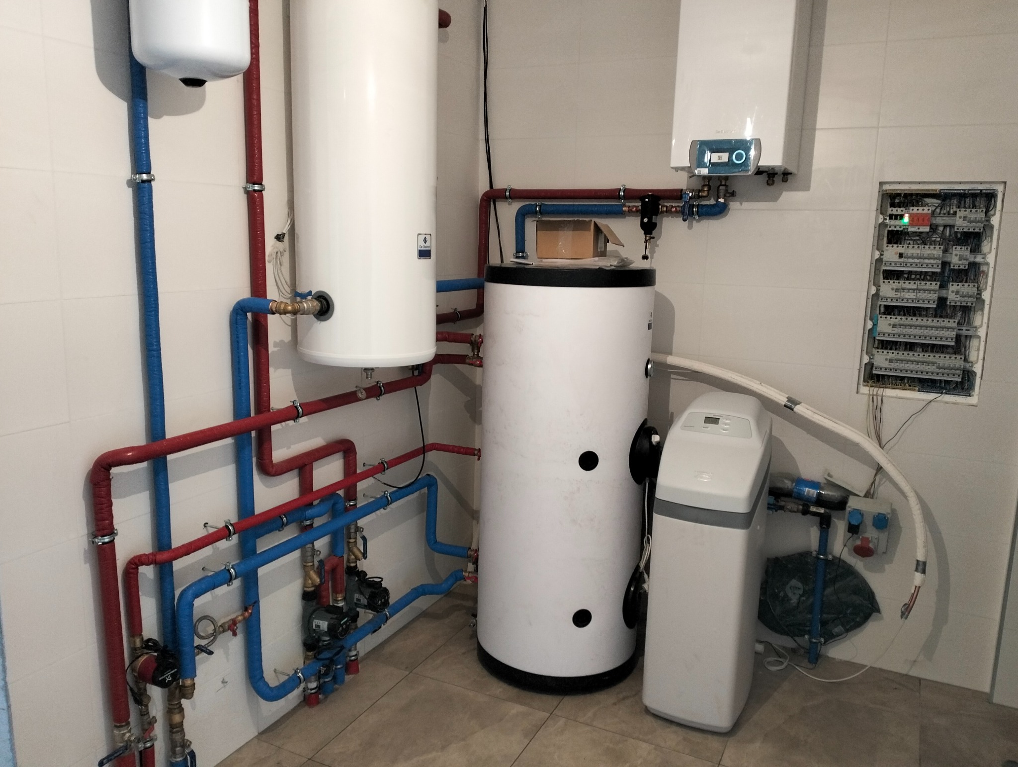 Pompa ciepła z buforem.