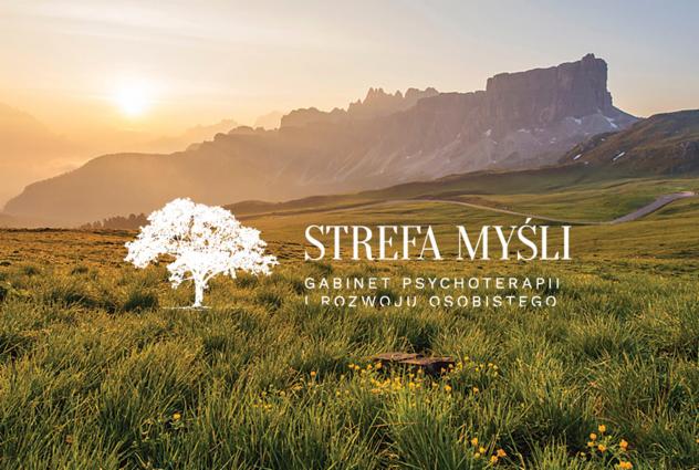 Krajobraz górski o wschodzie słońca z białym drzewem i napisem 'Strefa Myśli Gabinet Psychoterapii i Rozwoju Osobistego'.