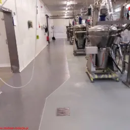 Izolacja polimocznikowa posadzki przemysłowej