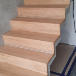 Schody drewniane Jelcz-Laskowice 2