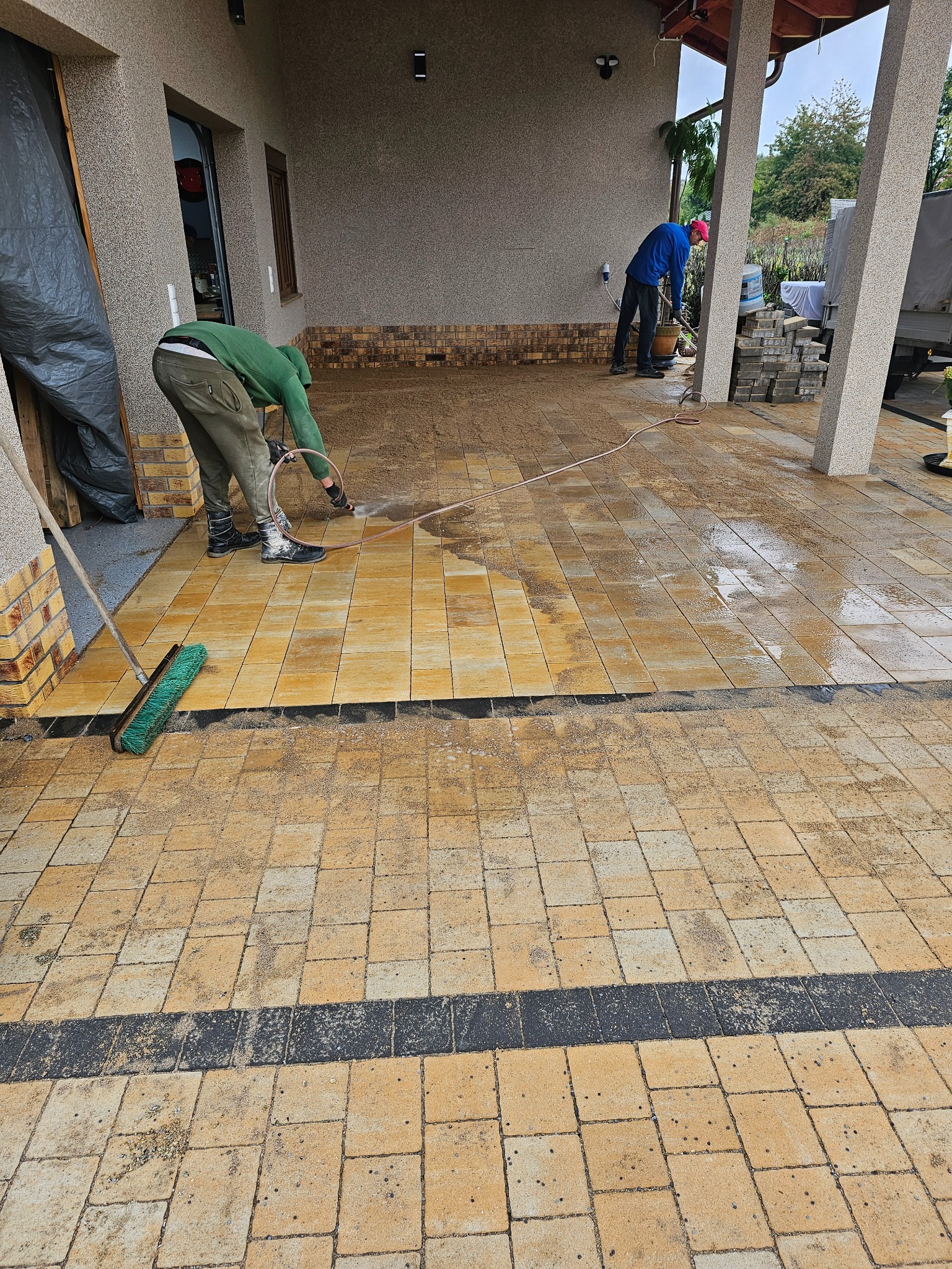 Jesień zamulenie kostki na mokro