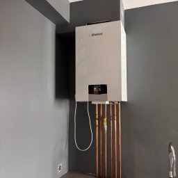 kocioł gazowy z instalacją natynkową