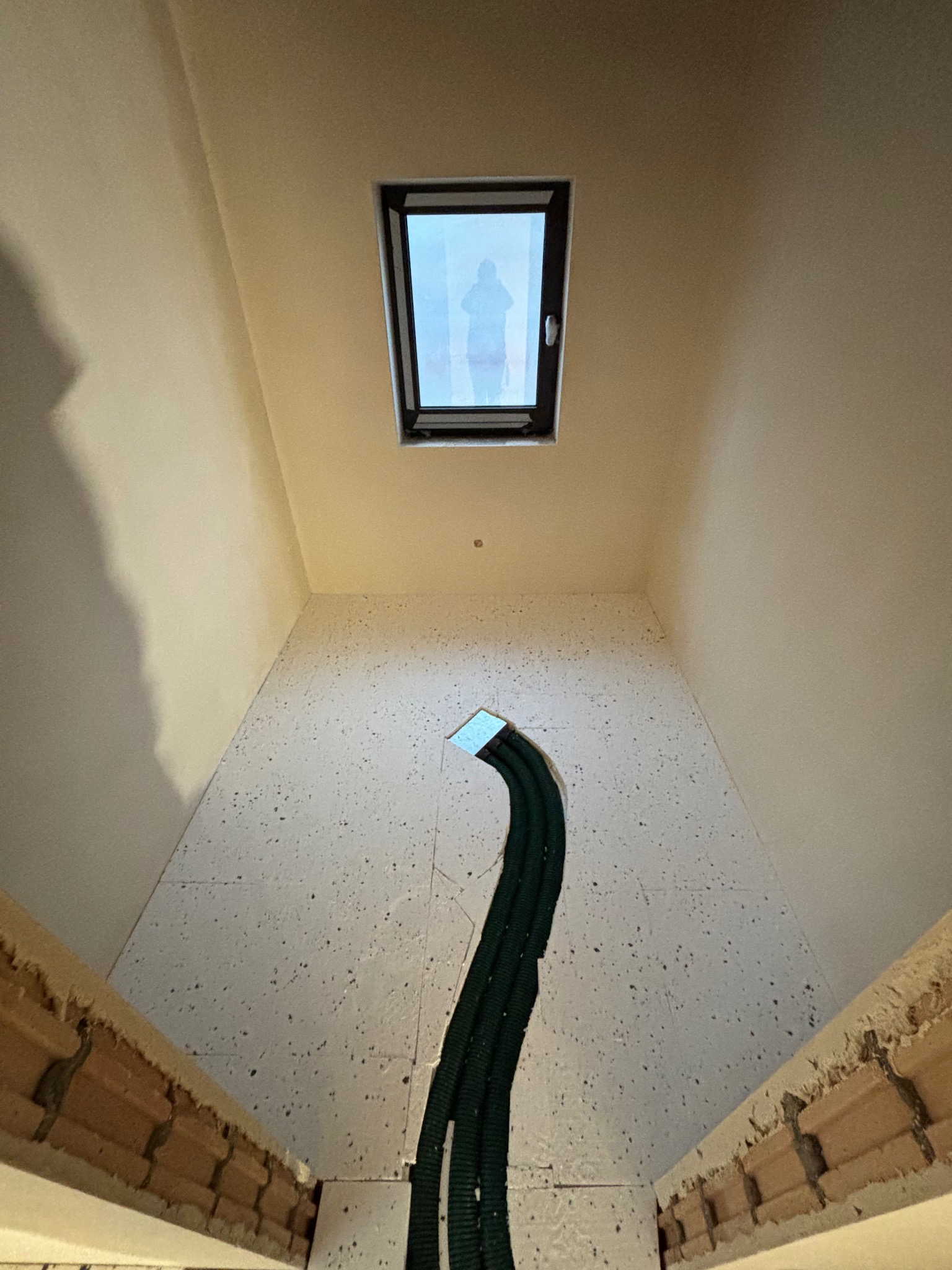 układanie styropianu pod ogrzewanie podłogowe z rekuperacją