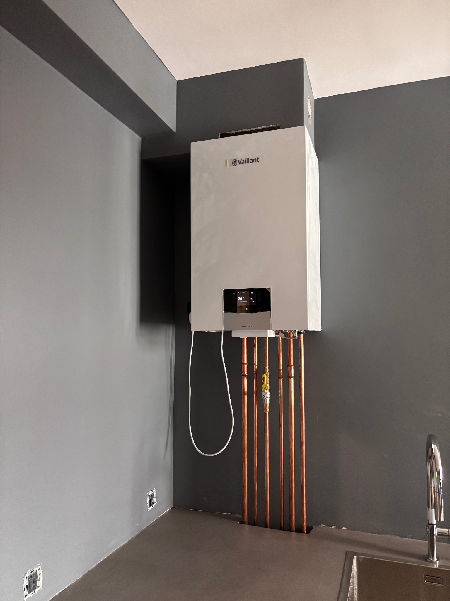 kocioł gazowy z instalacją natynkową