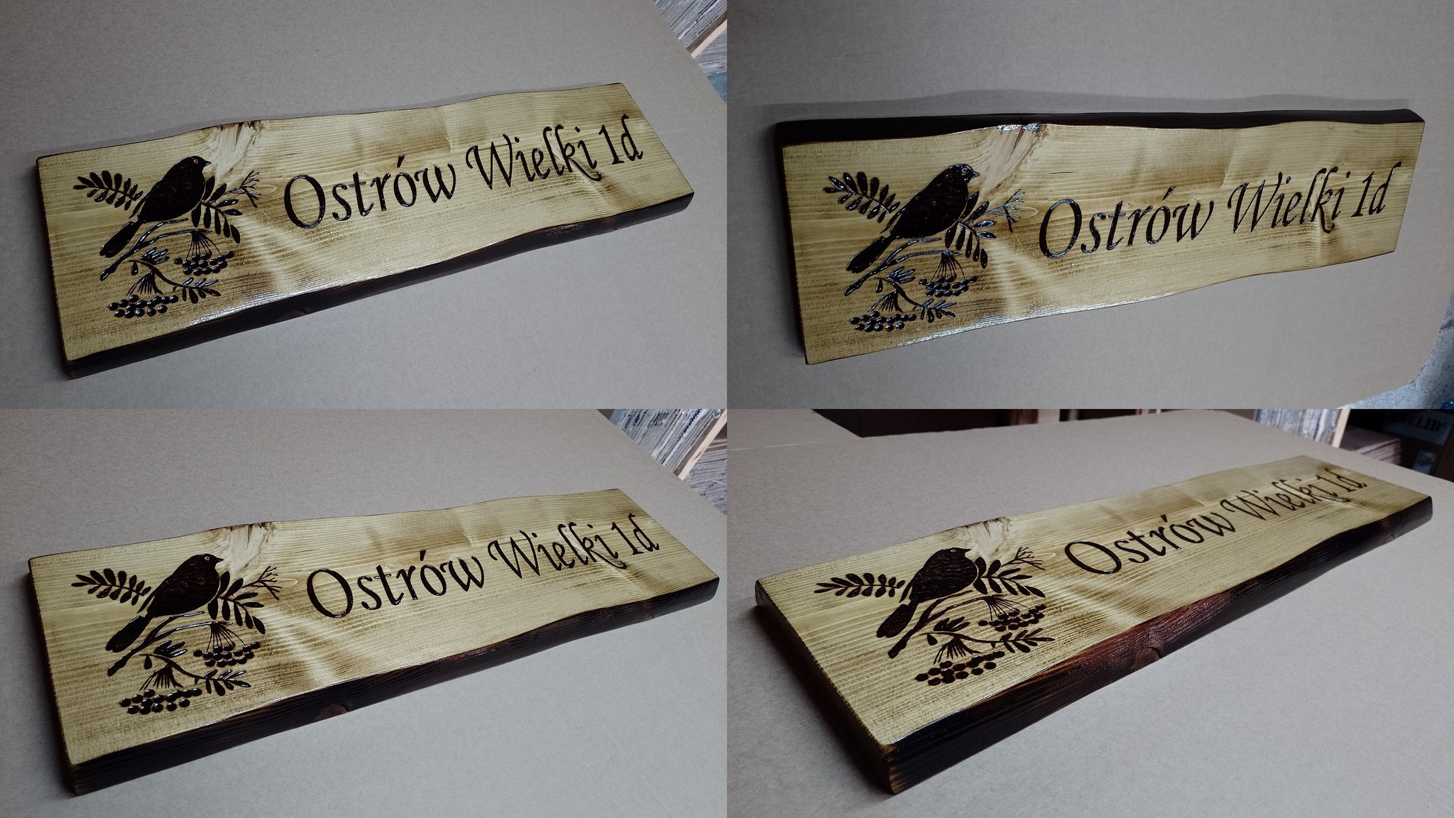 Cztery ujęcia tabliczki z jasnego drewna, z wypalonym napisem 'Ostrów Wielki 1d' oraz motywem ptaka siedzącego na gałązce z owocami, z ciemnym obramowaniem.