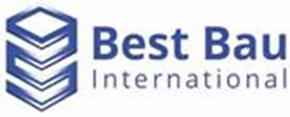 Logo firmy budowlanej Best Bau International z abstrakcyjnym symbolem złożonym z niebieskich elementów geometrycznych układających się w kształt kostki.