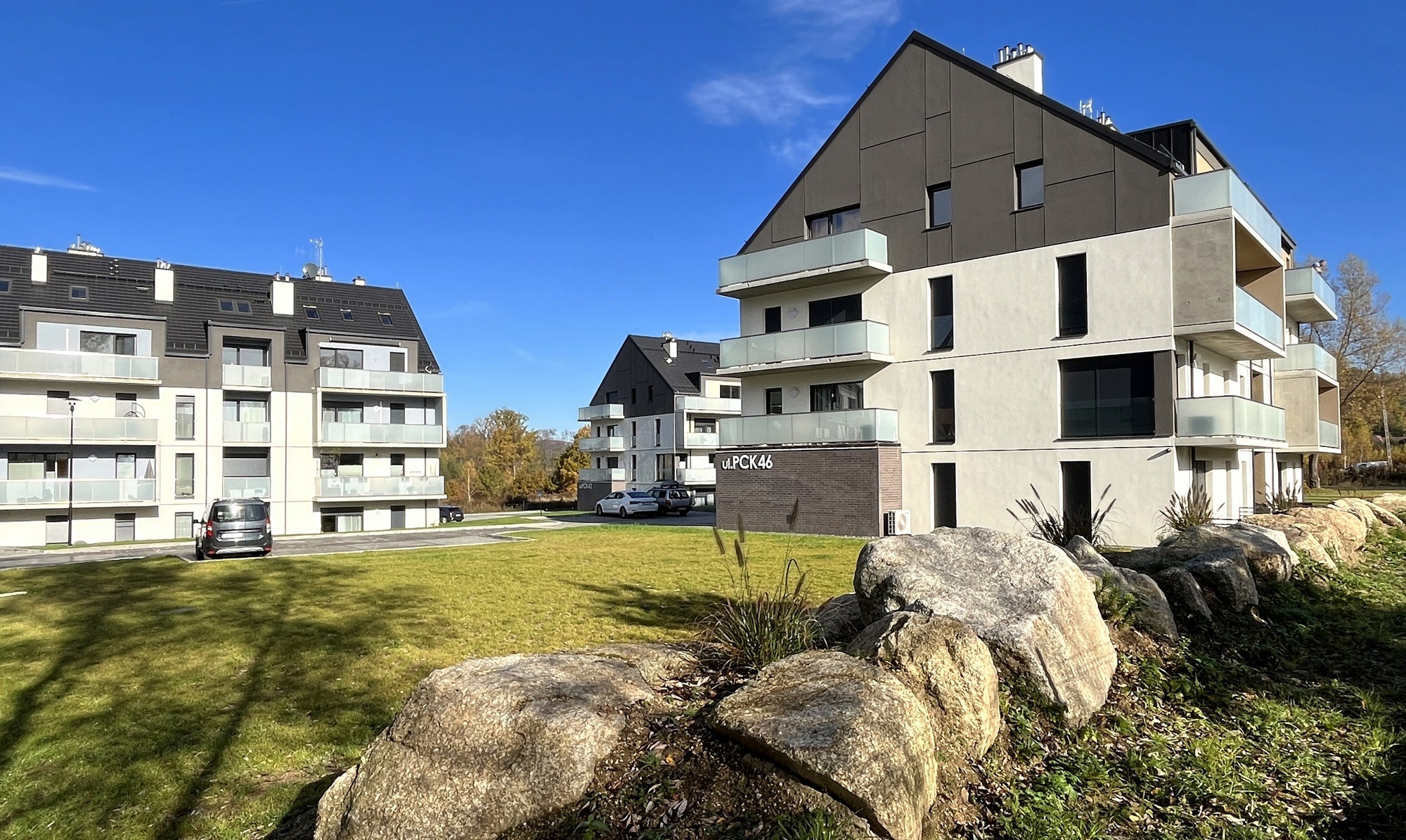 Jelenia Góra, Cieplice - osiedle domów wielorodzinnych projektant: arch. Piotr Wyrostek