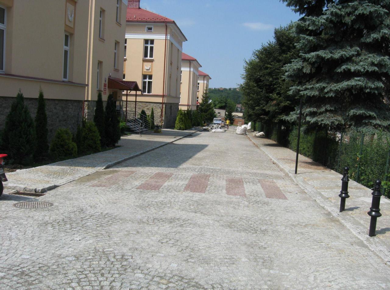 Sanok - kostka granitowa 7/9 pod PWSZ