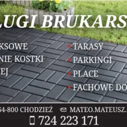 Grafika reklamowa z ciemnoszarą kostką brukową ułożoną w jodełkę, informująca o kompleksowych usługach brukarskich, adresie firmy i numerze telefonu.