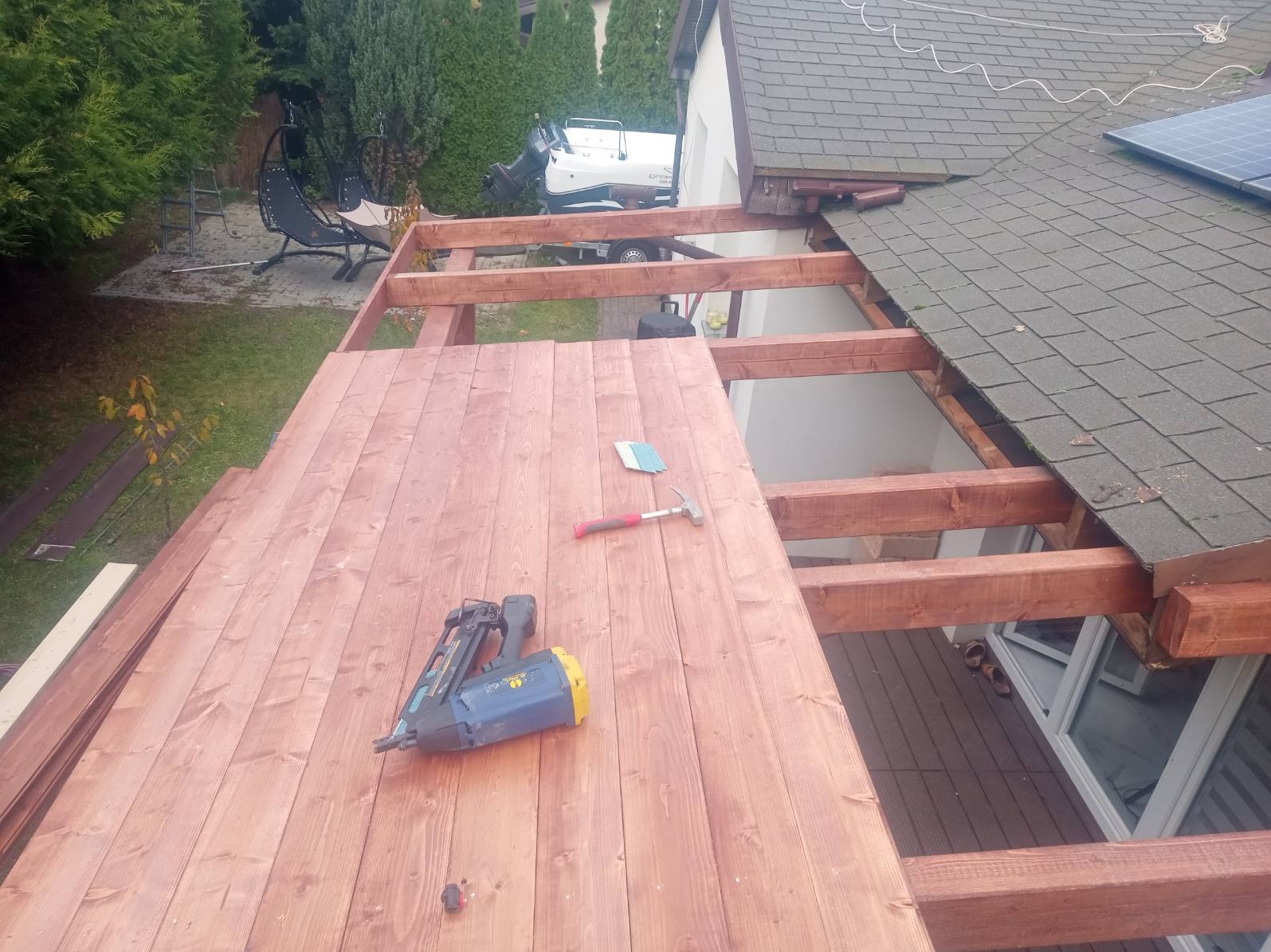 Zadaszenie Tarasu. Pokrycje gontem bitumicznym, Łódź