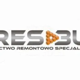 Logo firmy budowlano-remontowej BRES-BUD z pomarańczowym elementem graficznym w kształcie strzałki z kostek.