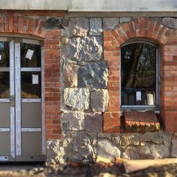 Dworek okolice miejscowości Czarne - okna z łukami