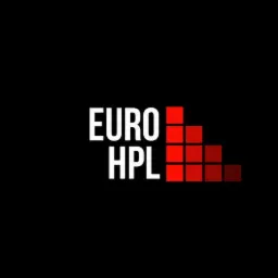 Grafika z białym napisem EURO HPL i czerwonym, pikselowym motywem schodkowym na czarnym tle. Minimalistyczny design z gradientem czerwieni.