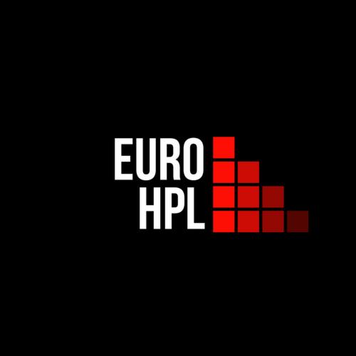 Grafika z białym napisem EURO HPL i czerwonym, pikselowym motywem schodkowym na czarnym tle. Minimalistyczny design z gradientem czerwieni.