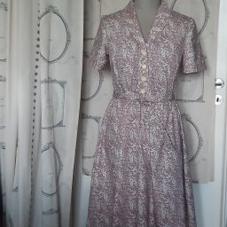 Sukienka z bawełnianej popeliny w stylu lat `40.
 Usługa szycie miarowe.