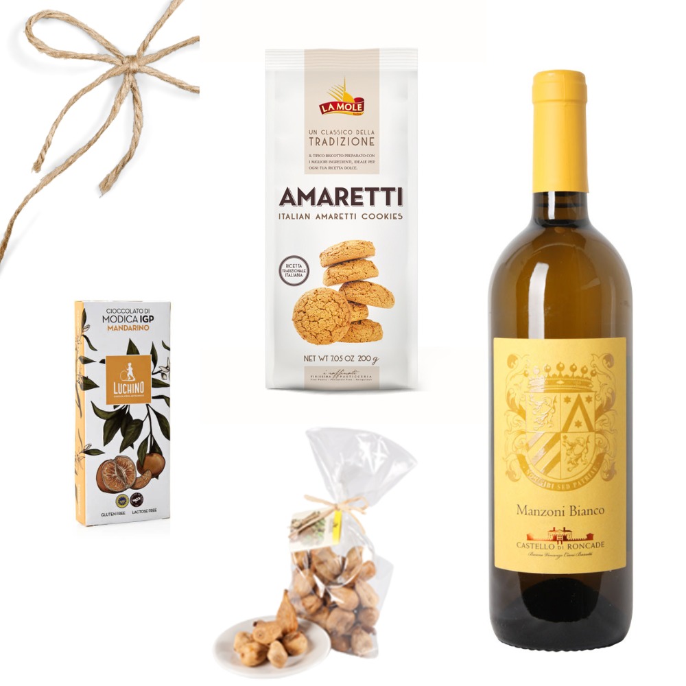 Zestaw prezentowy zawierający butelkę białego wina Manzoni Bianco, paczkę ciasteczek Amaretti, czekoladę Modica IGP Mandarino Luchino i małe ciasteczka zapakowane w przezroczysty woreczek, całość...