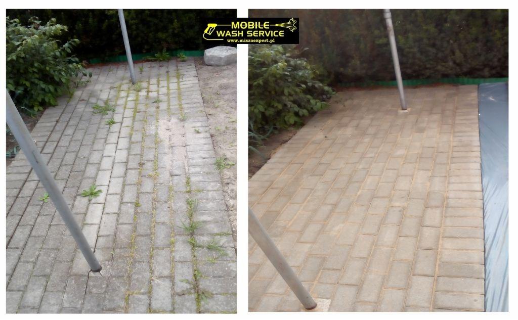 Porównanie kostki brukowej przed i po czyszczeniu, widoczne usunięcie mchu i zabrudzeń, zarys logo firmy w tle.