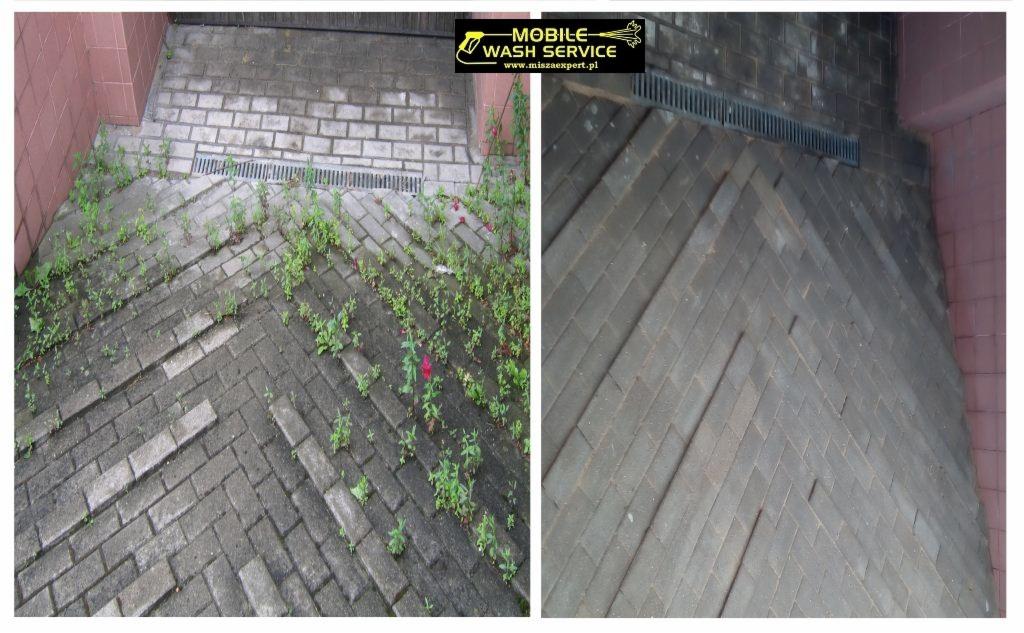 Porównanie kostki brukowej przed i po czyszczeniu, z widocznymi chwastami po lewej stronie i czystą powierzchnią po prawej, z logo firmy w górnej części zdjęcia.