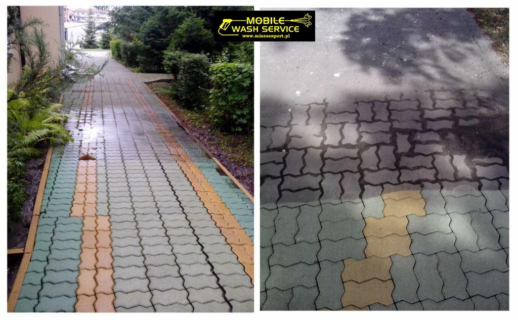 Porównanie kostki brukowej przed i po czyszczeniu. Po lewej stronie widoczna zabrudzona, kolorowa kostka ułożona wzdłuż ścieżki, po prawej oczyszczona, szara kostka z mokrymi plamami.