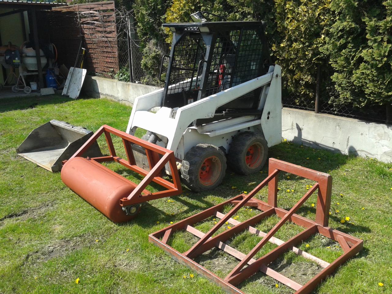 Usługi miniładowarką