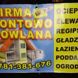 Baner firmy remontowo-budowlanej z ilustracją domu, pędzli i wałka. Oferuje ocieplenia, elewacje, regipsy, gładzie, łazienki, poddasza i ogrodzenia. Widoczny numer telefonu.
