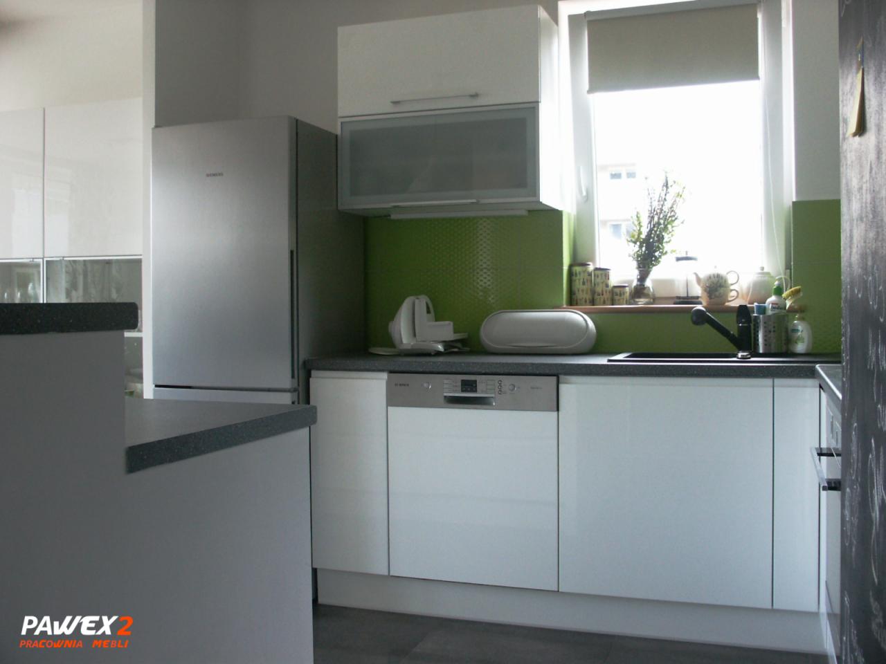 Kuchnia z zielonym kolorem