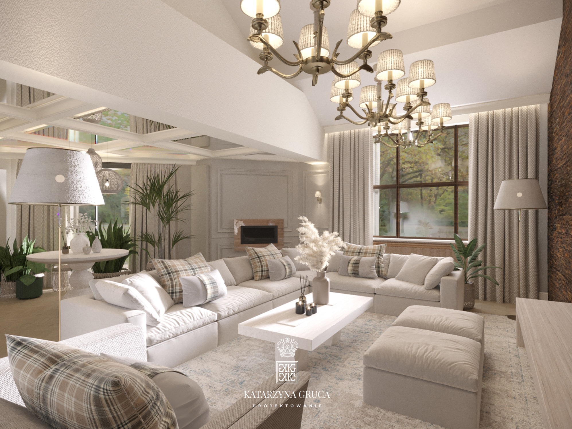 Jasny salon z dużym narożnikiem, dekoracyjnym żyrandolem i widokiem na zieleń za oknem. Wnętrze doświetlone, z elementami drewna i roślin doniczkowych.