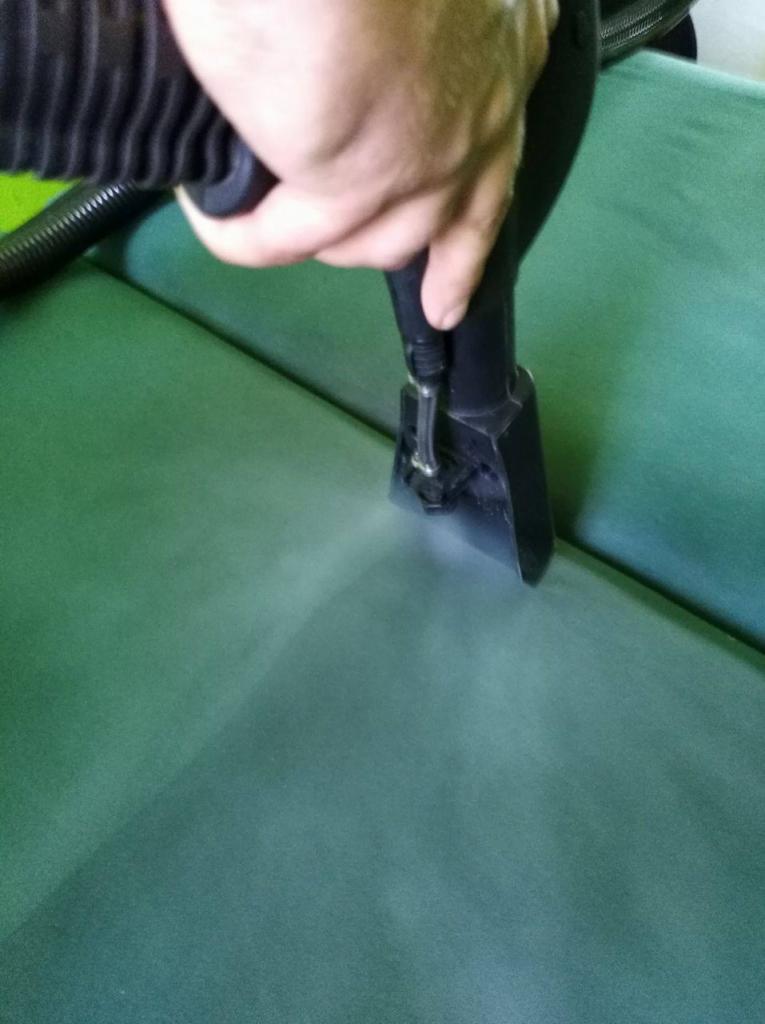 Pranie i dezynfekowanie łózka.