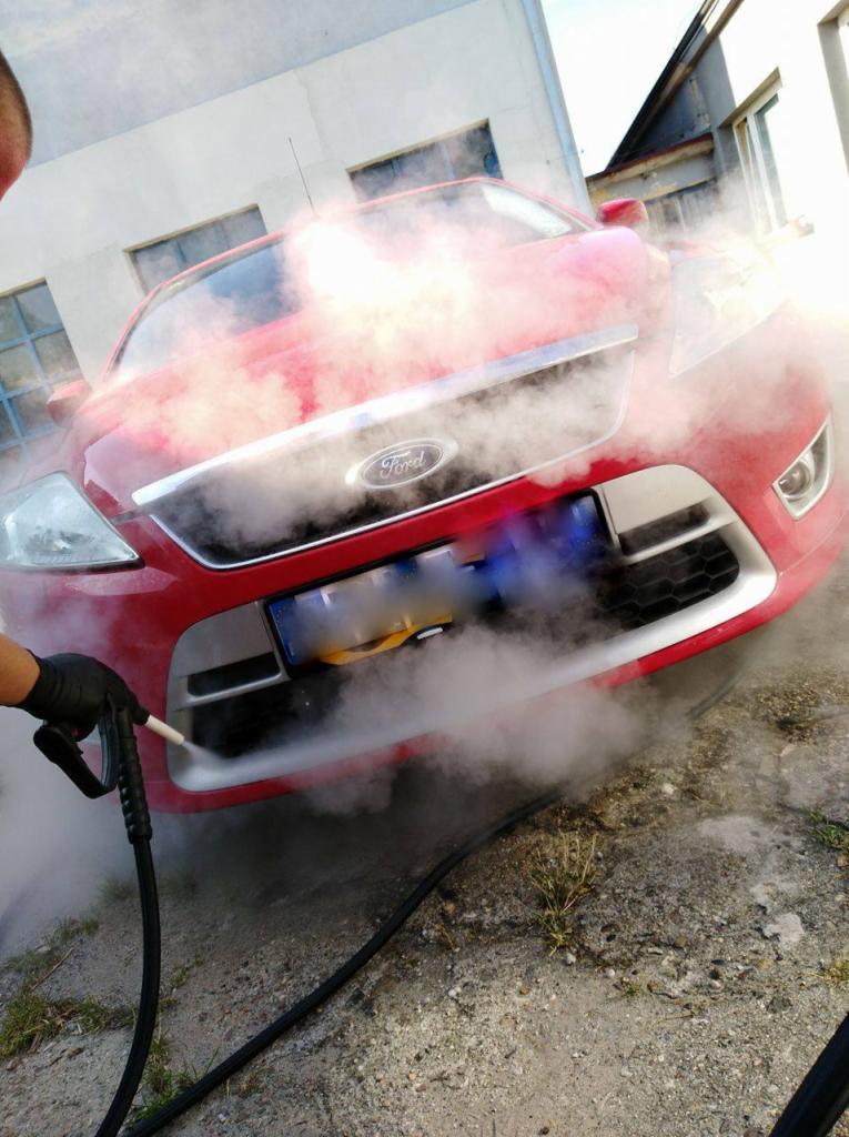 Mycie zewnętrzne auta