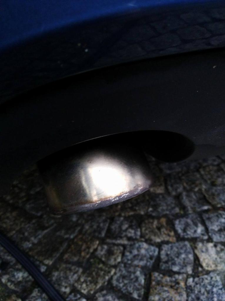 Czyszczenie powierzchni chromowanych 'przed..'