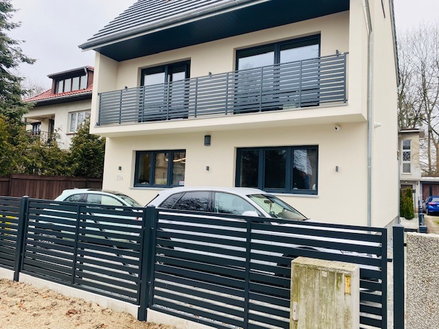 Balustrady oraz ogrodzenie w tym samym wzorze ,oczywiście firmy Wiśniowski